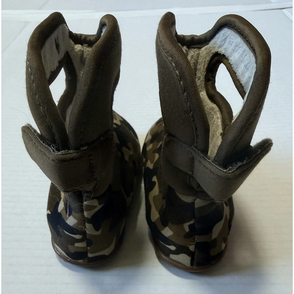 BOGS - Baby Camo Insulated Waterproof Winter Boots - Infant Size 6